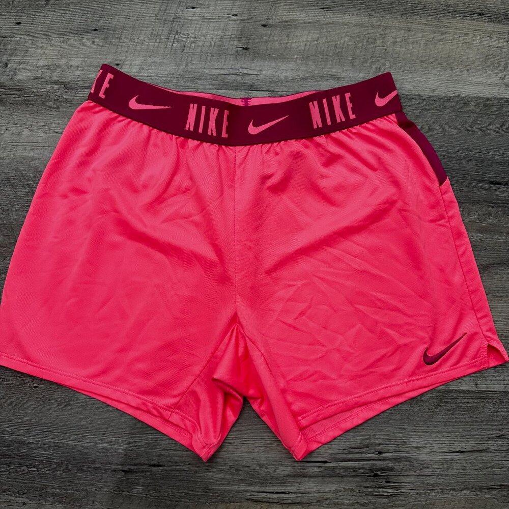 Nike Drifit Standard Fit short, girls, pink, size L